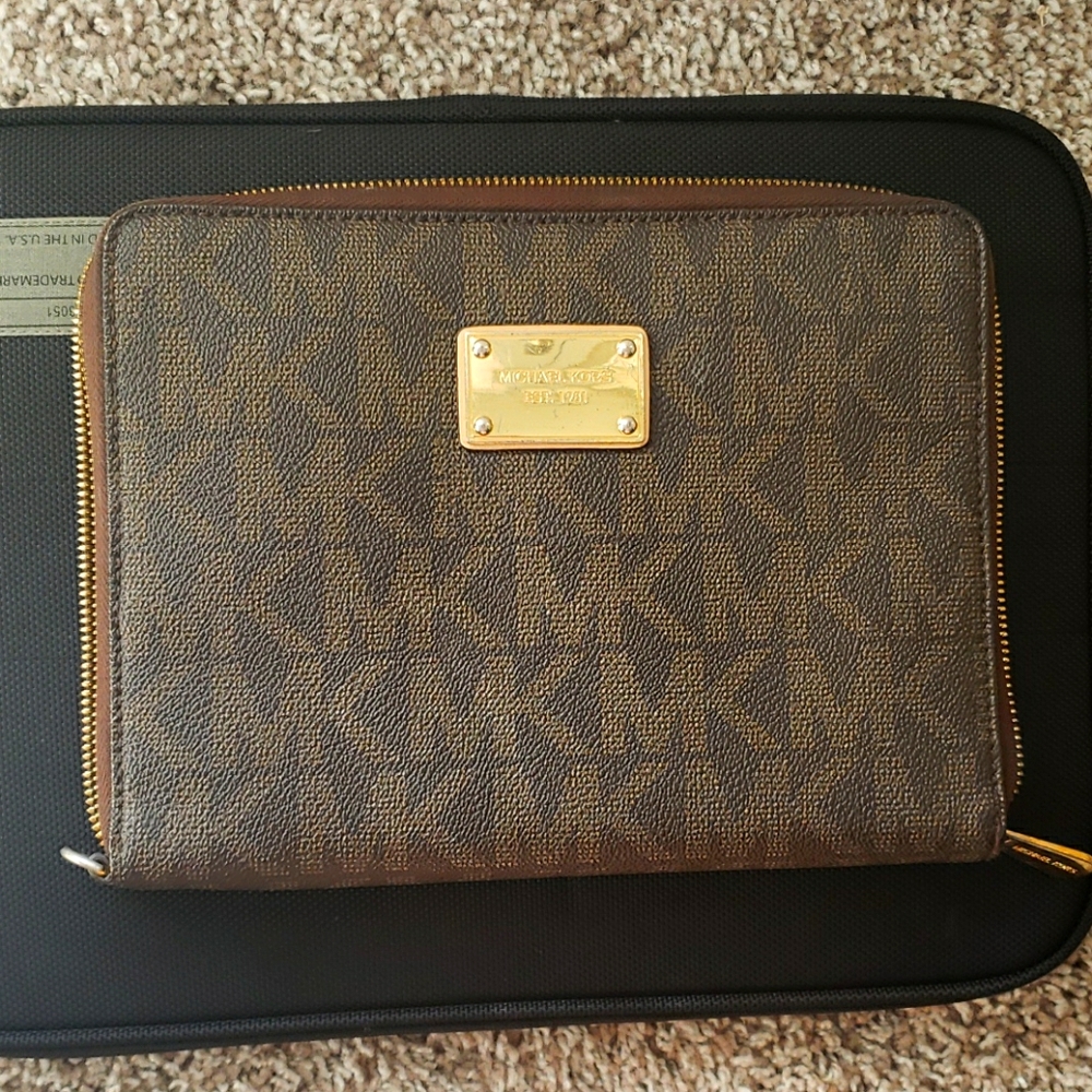 Michael Kors wallet